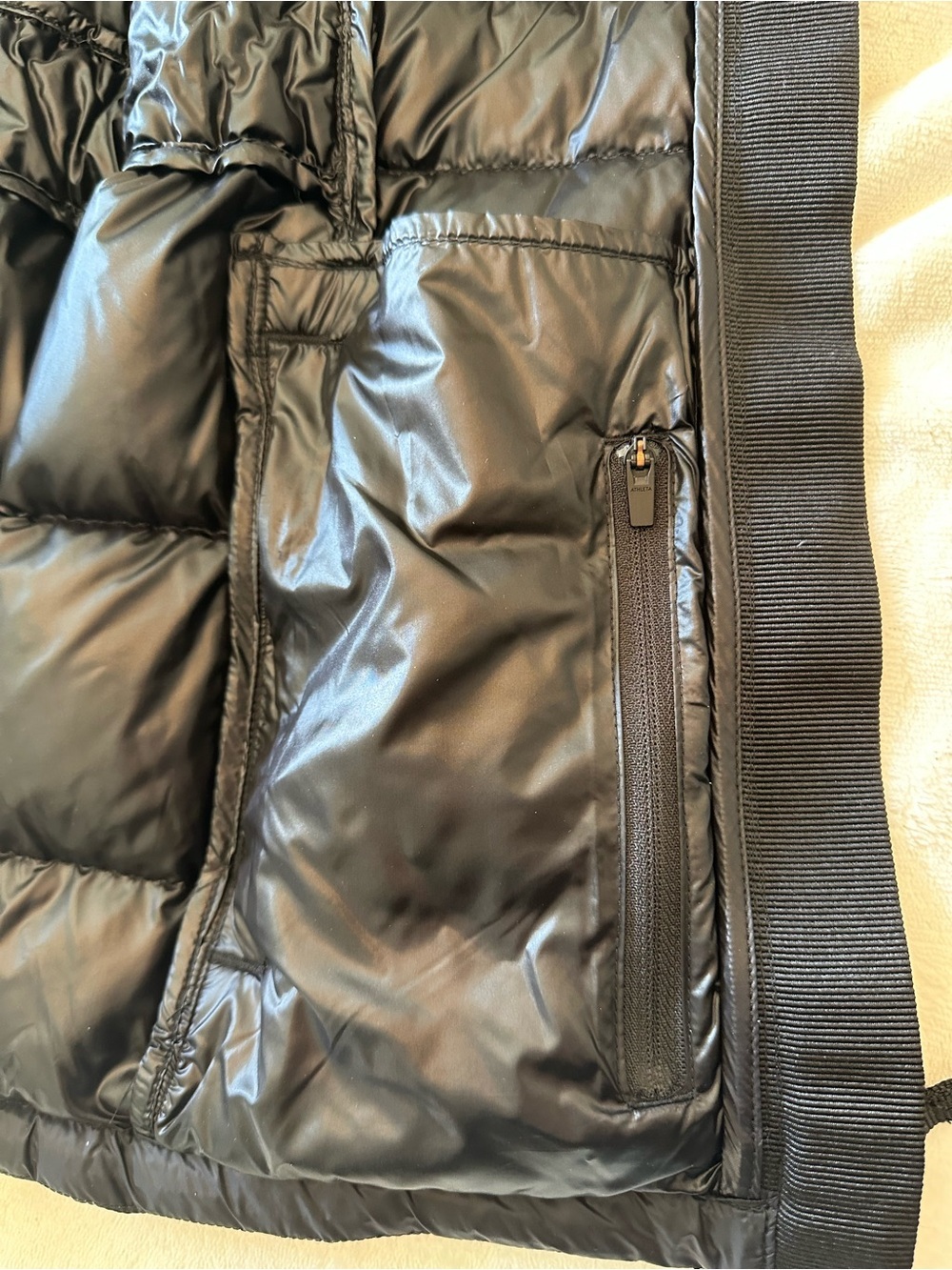 Athleta Women's Black Quilted Goose Down Vest Size XXS - Picture 9 of 11